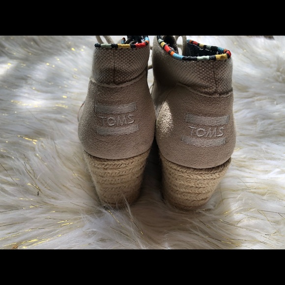TOMS Booties - Picture 2 of 4